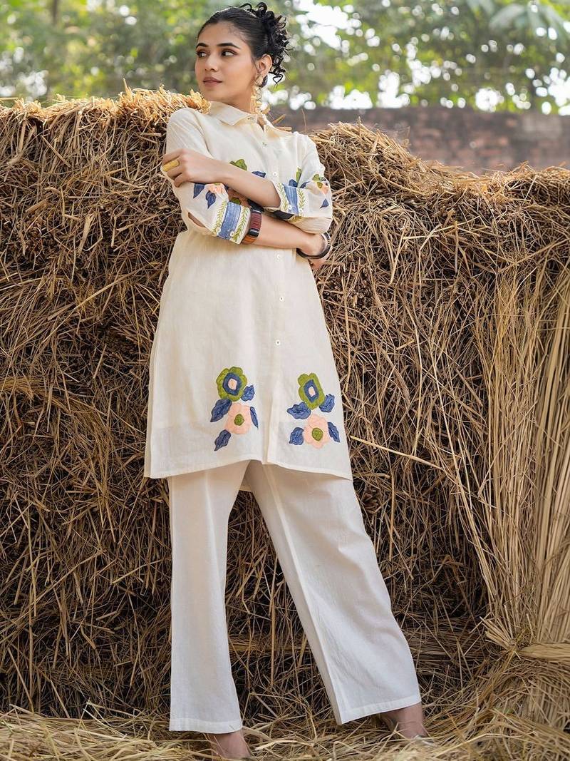 Women Floral Embroidered Regular Thread Work Pure Cotton Kurta with Trousers