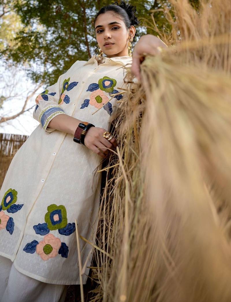 Women Floral Embroidered Regular Thread Work Pure Cotton Kurta with Trousers