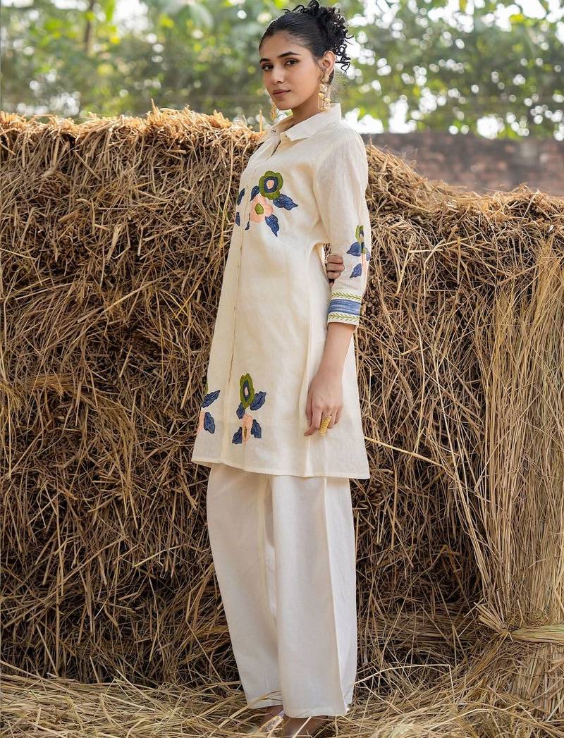 Women Floral Embroidered Regular Thread Work Pure Cotton Kurta with Trousers