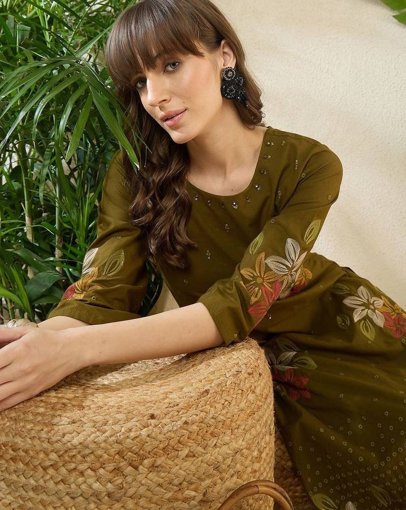 Women Floral Embroidered Regular Sequinned Pure Cotton Kurta with Trousers
