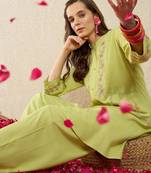 Women Floral Embroidered Regular Thread Work Kurta with Trousers