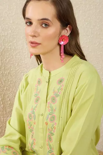 Women Floral Embroidered Regular Thread Work Kurta with Trousers