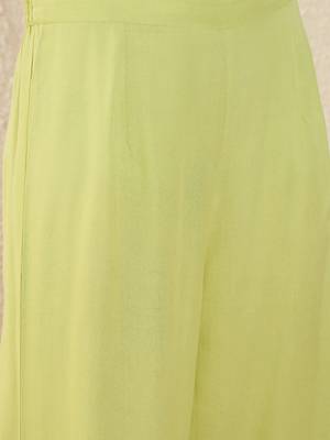 Women Floral Embroidered Regular Thread Work Kurta with Trousers 4