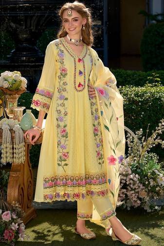 Floral Embroidered Thread Work Pure Cotton Kurta With Trousers & Dupatta