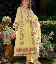 Floral Embroidered Thread Work Pure Cotton Kurta With Trousers & Dupatta