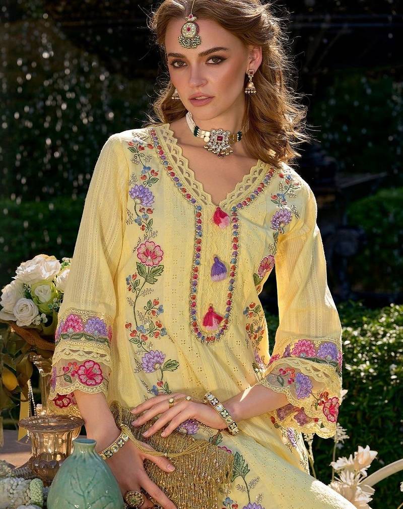 Floral Embroidered Thread Work Pure Cotton Kurta With Trousers & Dupatta