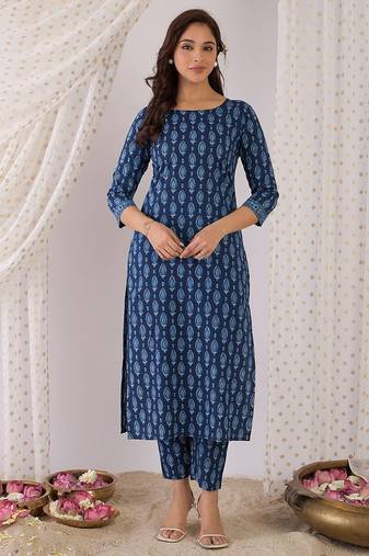 Women Ethnic Motifs Printed  Cotton Kurta with Trousers