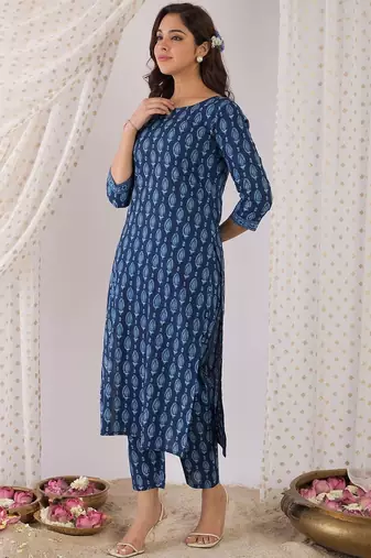 Women Ethnic Motifs Printed Pure Cotton Kurta with Trousers