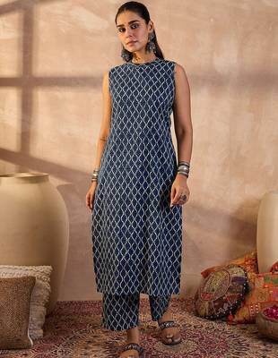 Women Geometric Printed Regular Pure Cotton Kurta with Trousers 1