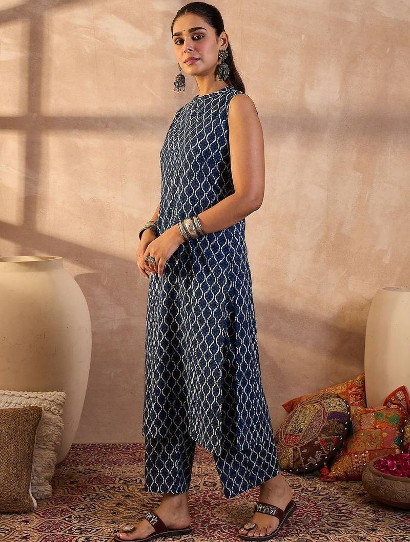 Women Geometric Printed Regular Pure Cotton Kurta with Trousers
