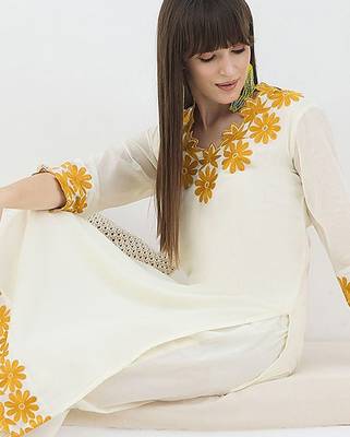 Women Floral Embroidered Cotton Kurta with Trousers 5