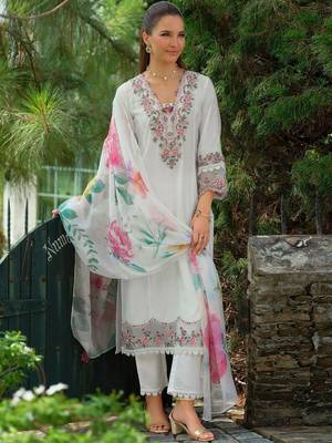 Floral Yoke Design Square Neck Thread Work A-Line Kurta With Trousers & Dupatta 2