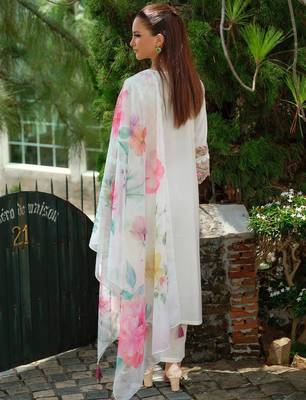 Floral Yoke Design Square Neck Thread Work A-Line Kurta With Trousers & Dupatta 5