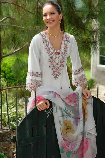 Floral Yoke Design Square Neck Thread Work A-Line Kurta With Trousers & Dupatta