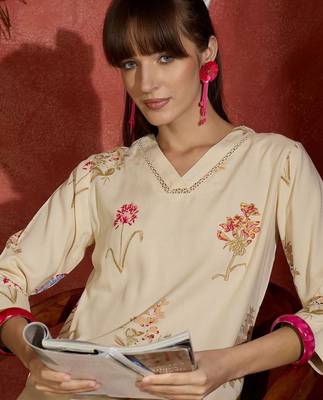 Floral Printed V-Neck Straight Kurta with Dhoti Pants 1