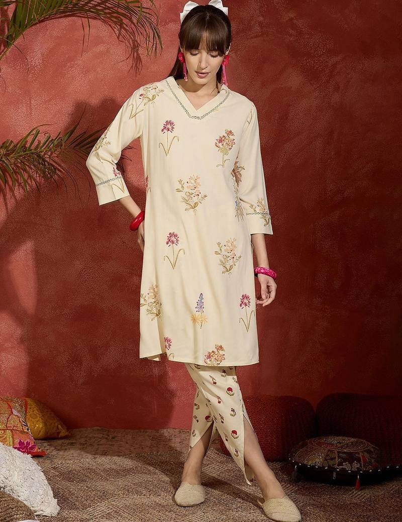 Floral Printed V-Neck Straight Kurta with Dhoti Pants