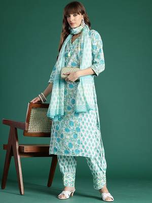 Women Floral Printed Regular Pure Cotton Kurta with Trousers & With Dupatta 1