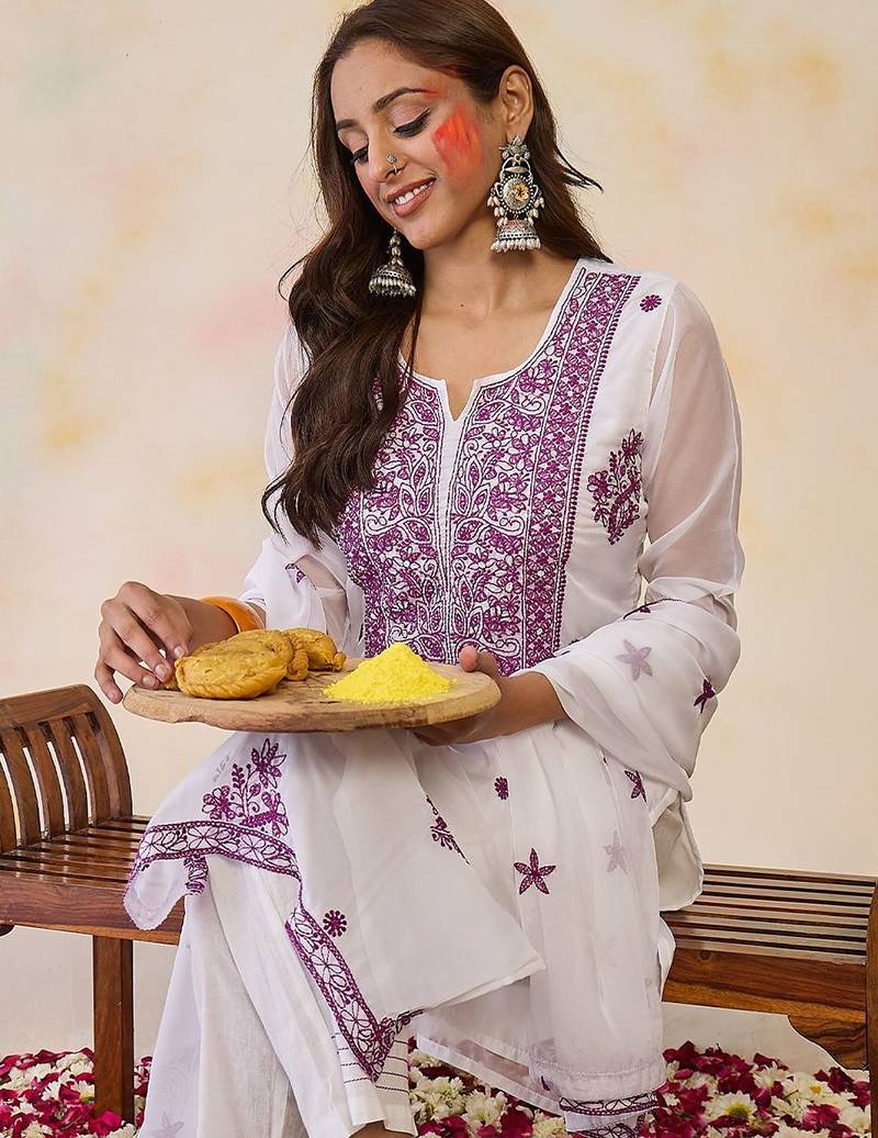 Women Floral Embroidered Regular Thread Work Kurta with Trousers & With Dupatta