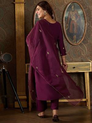 Floral Embroidered Thread Work Kurta With Trousers And Dupatta 6