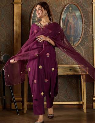 Floral Embroidered Thread Work Kurta With Trousers And Dupatta 7