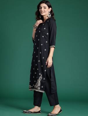 Ethnic Motifs Embroidered Sequinned Kurta With Trousers & Dupatta 5