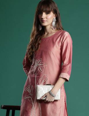 Floral Embroidered Thread Work Kurta with Trousers 1