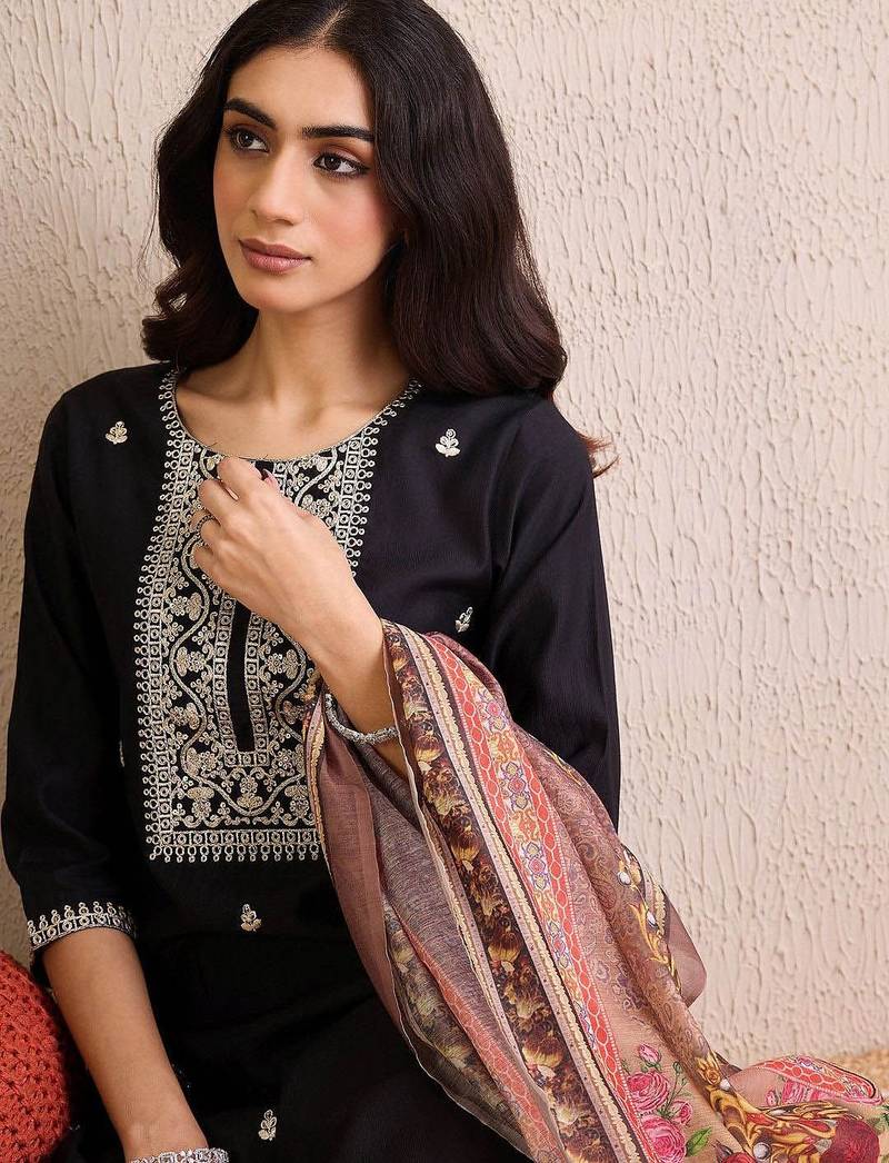 Women Ethnic Motifs Embroidered Regular Liva Kurta with Trousers & With Dupatta