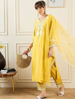 Women Yellow Kurta Sets 5