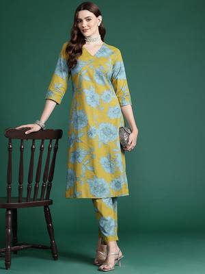 Floral Printed Pleated Kurta with Trousers 1