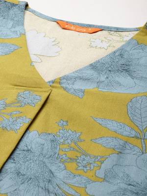 Floral Printed Pleated Kurta with Trousers 3