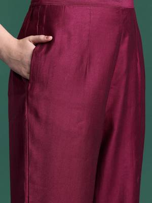 Women Embroidered Straight Kurta Set 4