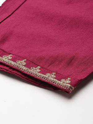 Women Embroidered Straight Kurta Set 9