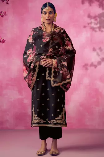 Women Floral Embroidered Regular Kurta Trousers With Dupatta