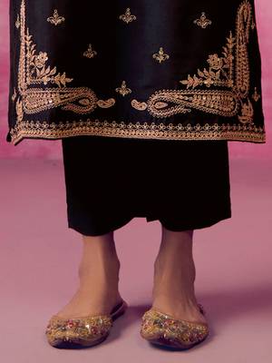 Women Floral Embroidered Regular Kurta Trousers With Dupatta 3
