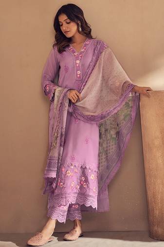 Women Floral Embroidered Regular Thread Work Kurta with Trousers & With Dupatta