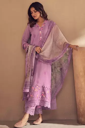Women Floral Embroidered Regular Thread Work Kurta with Trousers & With Dupatta
