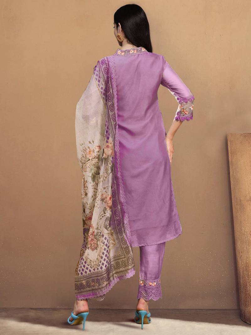Women Floral Embroidered Regular Thread Work Kurta with Trousers & With Dupatta