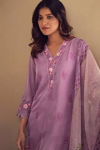 Women Floral Embroidered Regular Thread Work Kurta with Trousers & With Dupatta