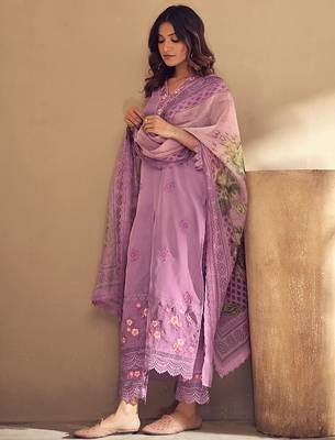 Women Floral Embroidered Regular Thread Work Kurta with Trousers & With Dupatta 7