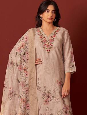 Women Floral Embroidered Linen Kurta with Trousers & Dupatta 1