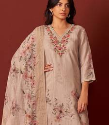 Women Floral Embroidered Linen Kurta with Trousers & Dupatta