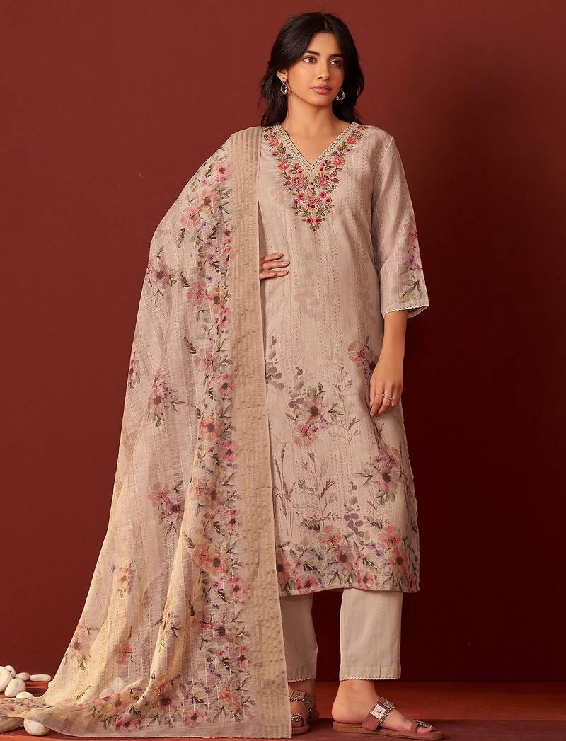 Women Floral Embroidered Linen Kurta with Trousers & Dupatta