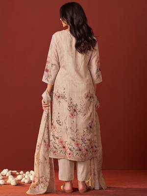 Women Floral Embroidered Linen Kurta with Trousers & Dupatta 4