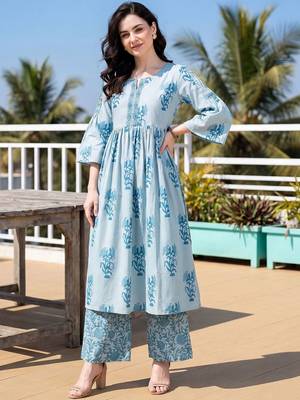 Women Floral Printed Empire  Cotton Kurta with Palazzos 5