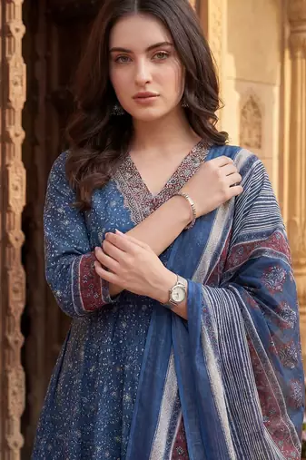 Women Floral Printed Regular Pure Cotton Kurta with Trousers & With Dupatta