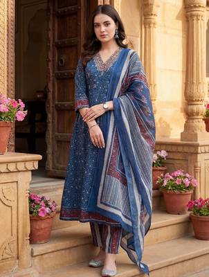 Women Floral Printed Regular  Cotton Kurta with Trousers & With Dupatta 2