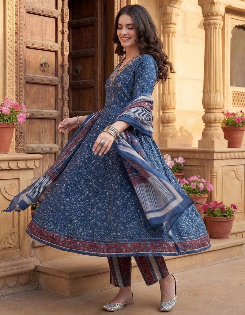 Women Floral Printed Regular  Cotton Kurta with Trousers & With Dupatta