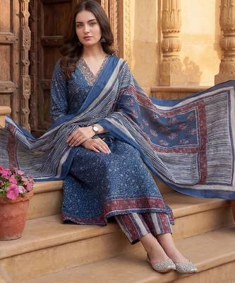 Women Floral Printed Regular  Cotton Kurta with Trousers & With Dupatta 6