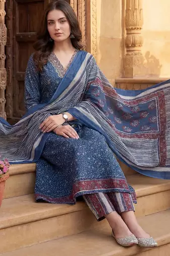 Women Floral Printed Regular Pure Cotton Kurta with Trousers & With Dupatta