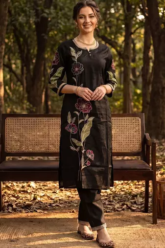 Women Floral Embroidered Regular Thread Work Liva Kurta with Trousers